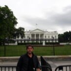 La casa blanca muy custodiada.