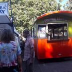 Foto disimulada a los pocos Hippies que quedaban en la feria