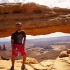 Mesa Arch y su vista panorámica.
