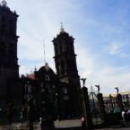 La catedral, impresionante arquitectura. Tiene las torres más altas..