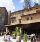 Valquírico, barrio que simula ser pueblo medieval español
