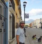 Oaxaca, sus calles y montañas a lo lejos