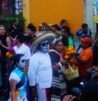 Multitudinario desfile de Halloween.