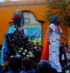 Multitudinario desfile de Halloween.