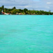El color "caribe" de esta laguna de agua dulce es increíble.