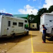 Cruzamos frontera Belice-Guatemala con una familia francesa. Nos trajeron suerte!