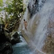 Excelente cascada caliente termal